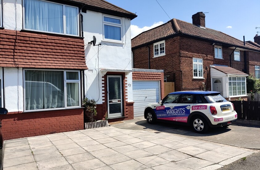3 bedroom Semi Detached House in Hatfield