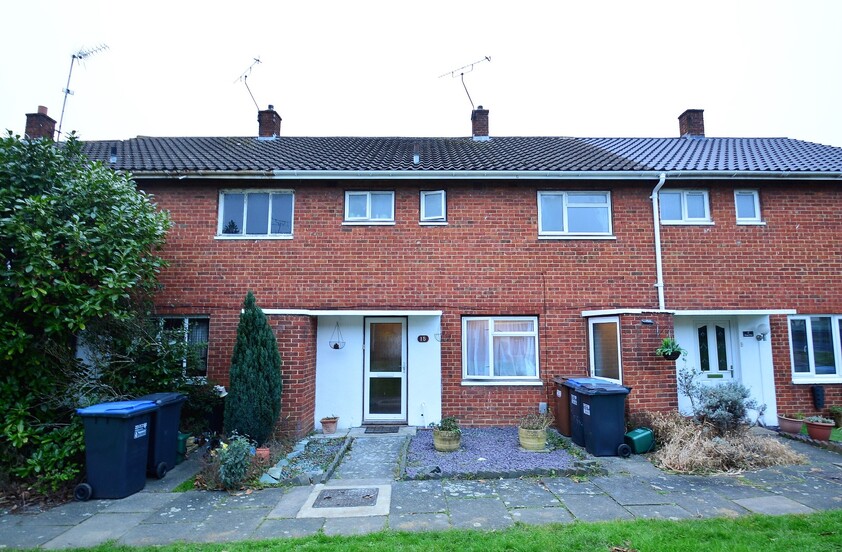 3 Bedroom Terraced House in Orchard Mead, HATFIELD