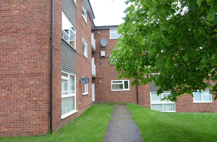 1 bedroom Flat - Woburn Close, Stevenage