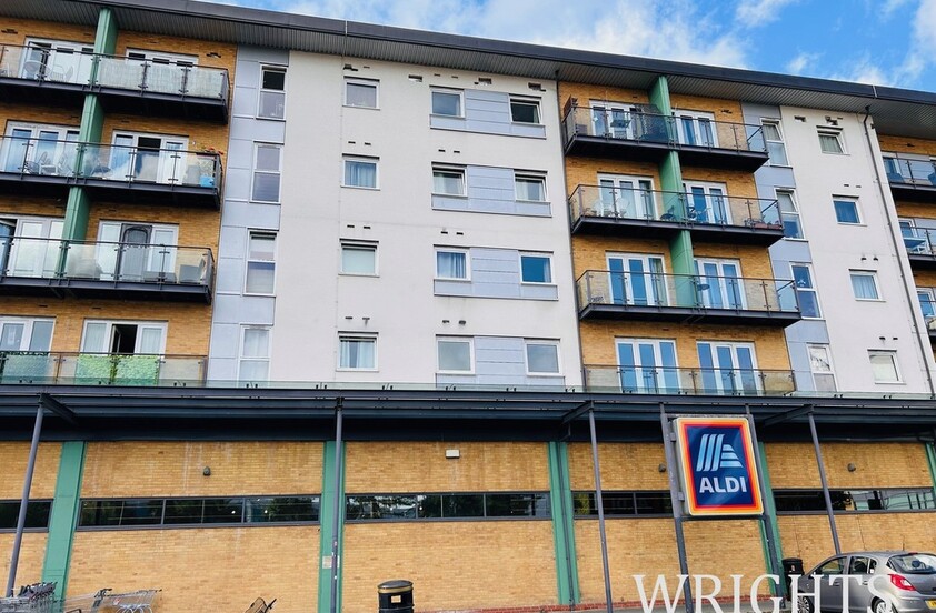 2 bedroom Flat - PARKHOUSE COURT