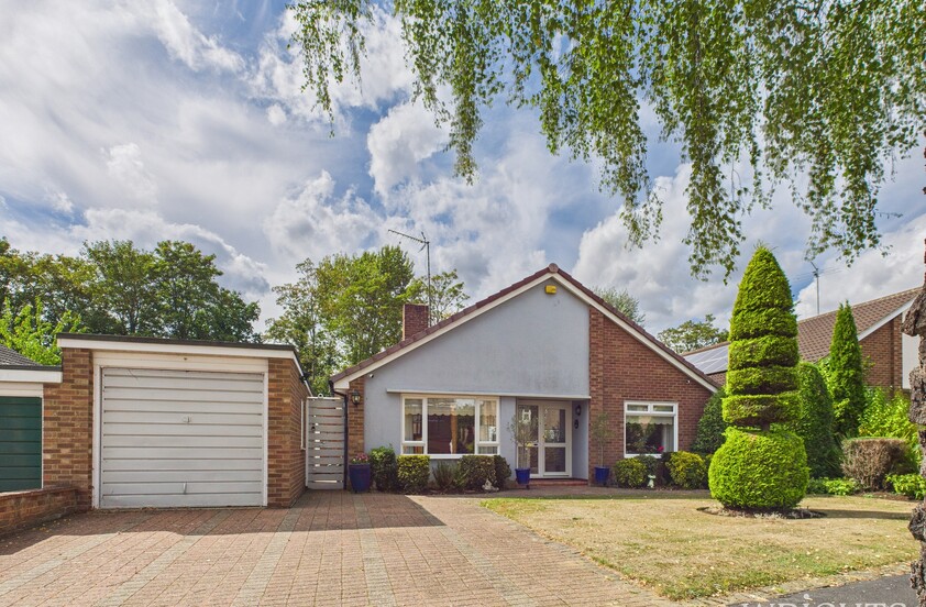 3 Bedroom Bungalow in The Ryde, Hatfield