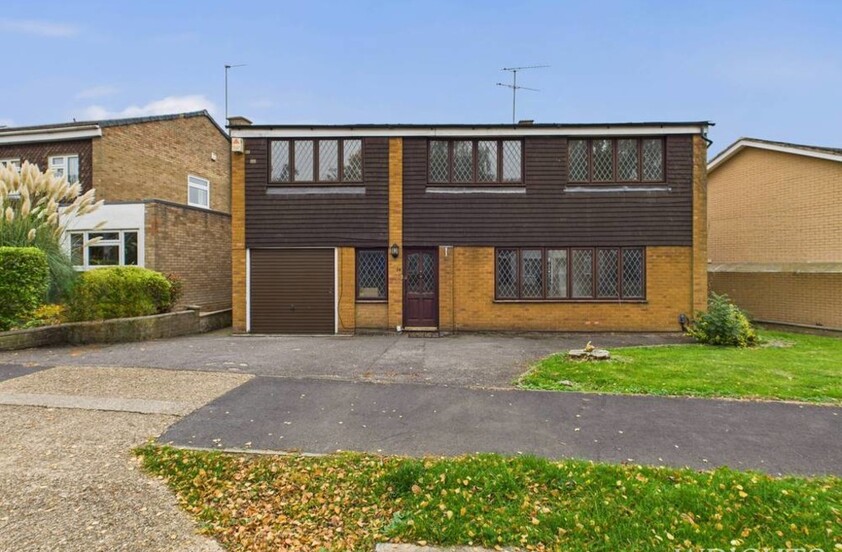 5 bedroom House - THE RYDE, HATFIELD