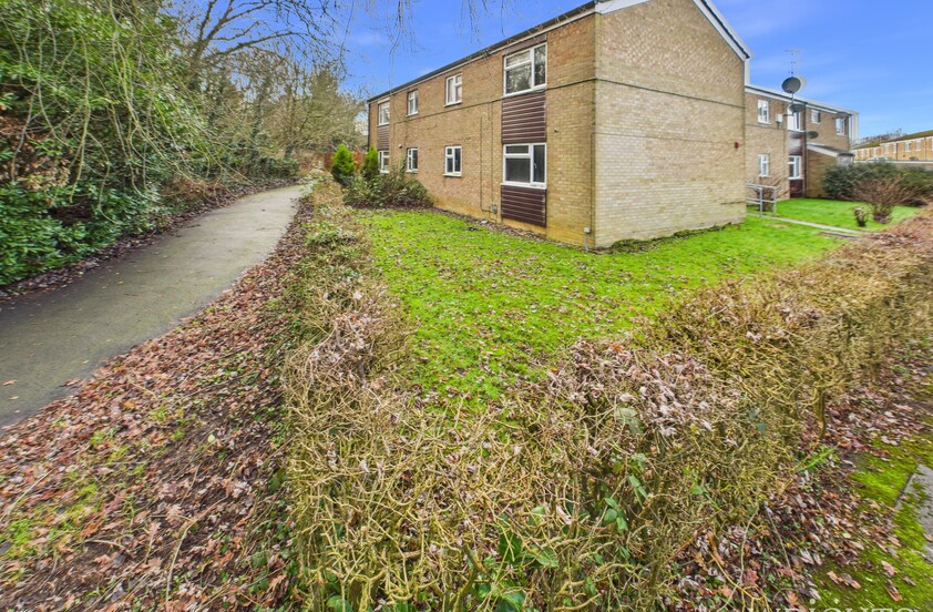 1 Bedroom Flat in Bude Crescent, Stevenage