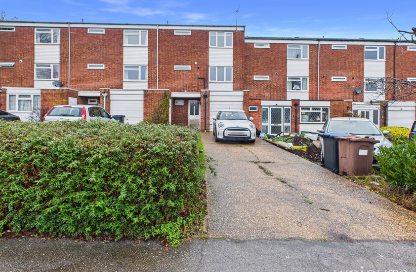 6 Bedroom Town House in St Audreys Close, Hatfield