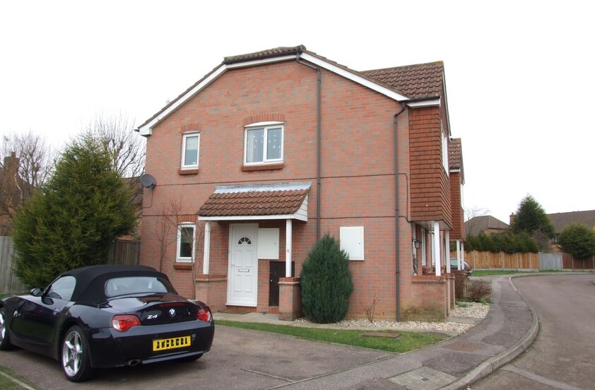 1 bedroom Maisonette - Walnut Tree Close, Stevenage