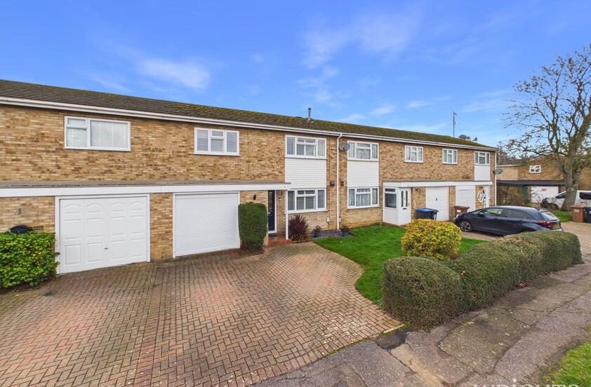 3 Bedroom Terraced House in Hornsfield, Welwyn Garden City