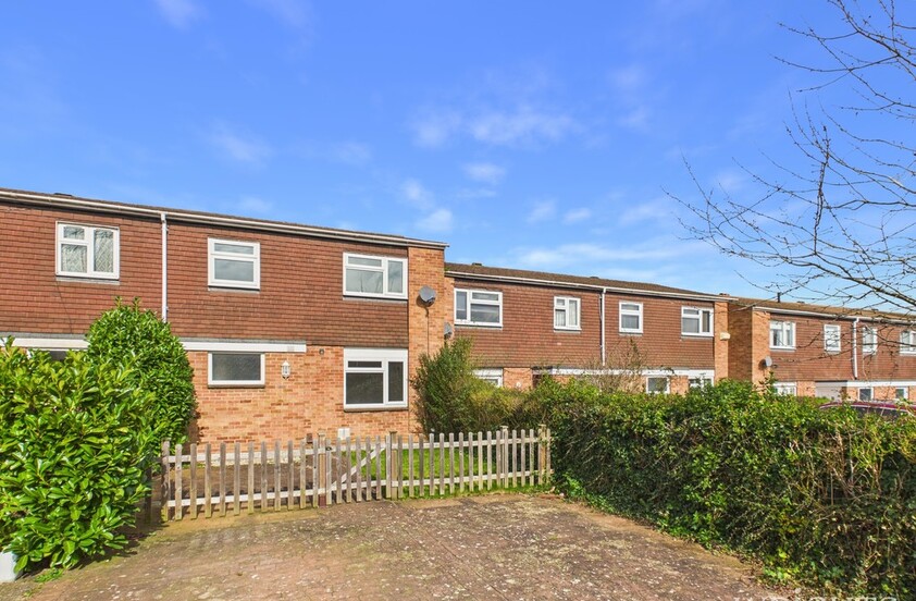 3 bedroom Mid Terraced House - Heayfield, Welwyn Garden City