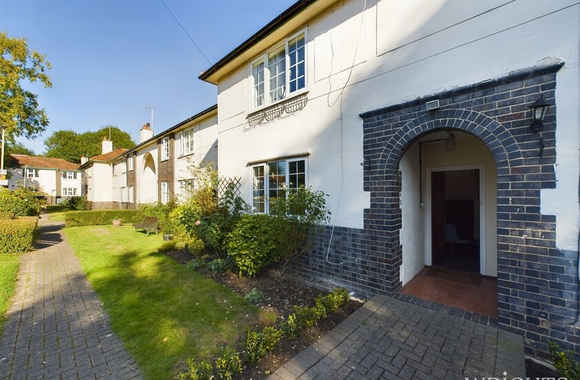 2 bedroom Flat - GUESSENS COURT, WELWYN GARDEN CITY.