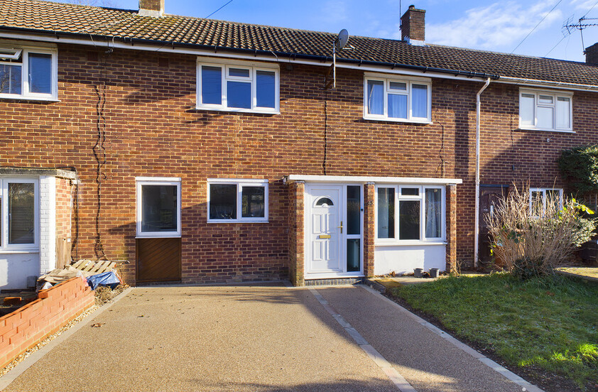 3 bedroom House - BUSHEY LEY