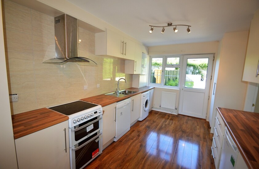 3 bedroom Mid Terraced House - Caponfield, Welwyn Garden City