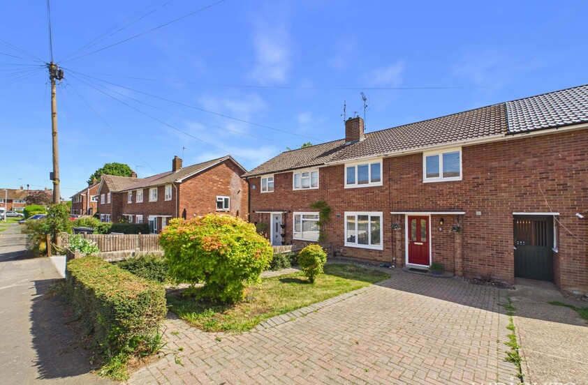 3 Bedroom Terraced House in Wellcroft Close, Welwyn Garden City