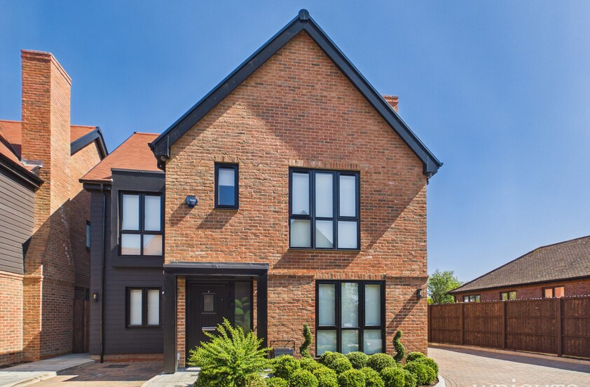 4 Bedroom Detached House in Bell Mews,