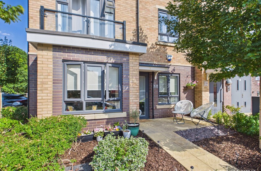 2 Bedroom Ground Floor Flat in William Close, Welwyn Garden City