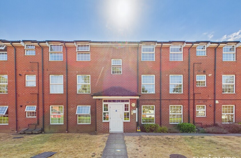 2 bedroom Apartment - Bridge Court, Welwyn Garden City