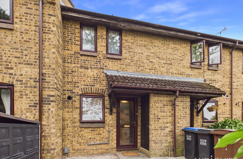 2 Bedroom Terraced House in Jasmine Gardens, Hatfield