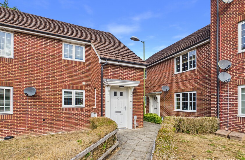1 Bedroom Maisonette in Amethyst Walk, Welwyn Garden City