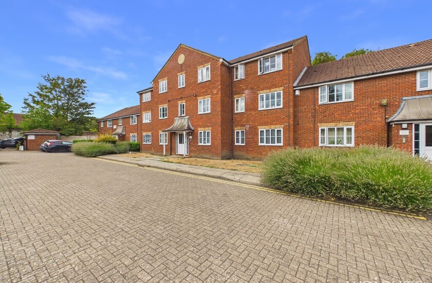 1 bedroom Apartment - REGENT COURT, WELWYN GARDEN CITY