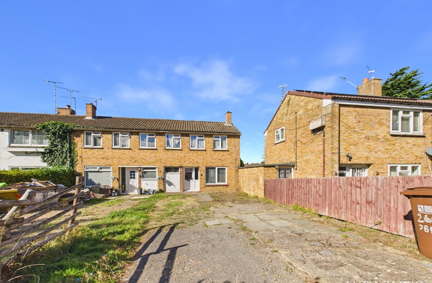 3 Bedroom End of Terrace House in Bishops Rise, Hatfield